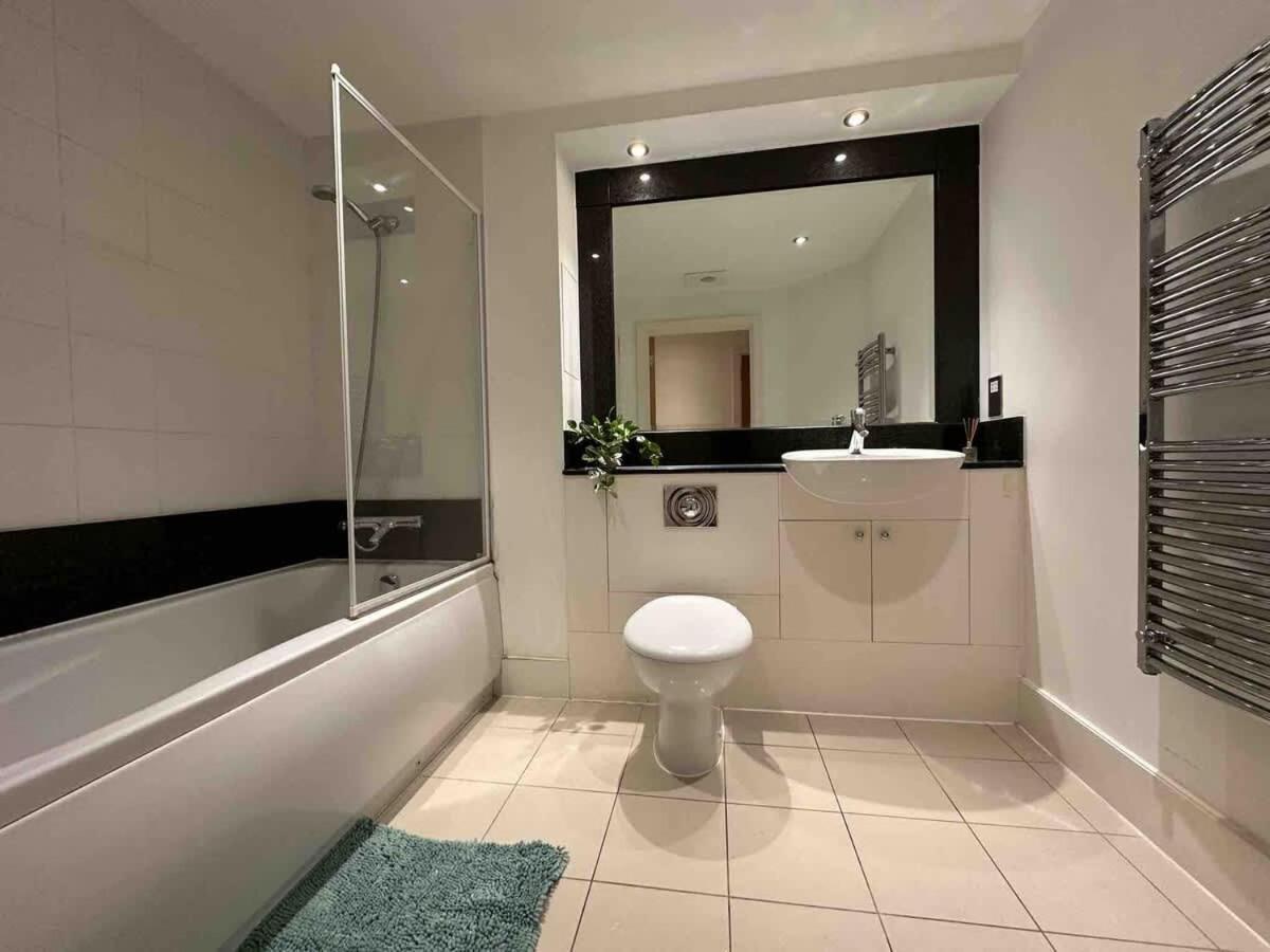 Apartament Compact 2 Bed Good Transport Links