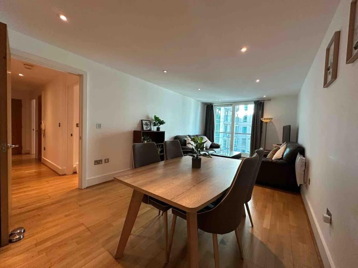 Compact 2 Bed Good Transport Links *